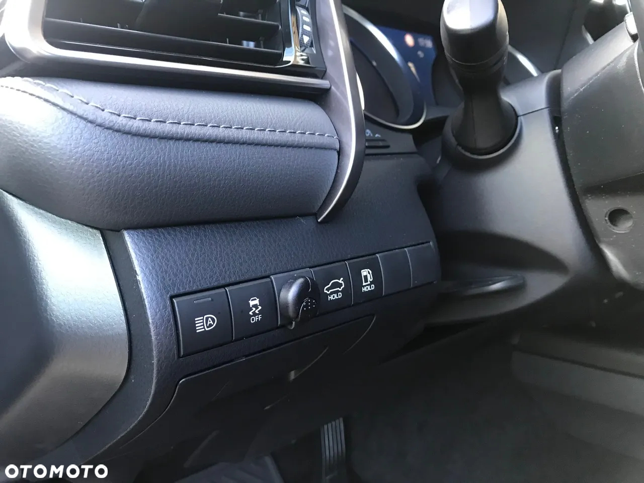 Toyota Camry 2.5 Hybrid Comfort CVT - 34