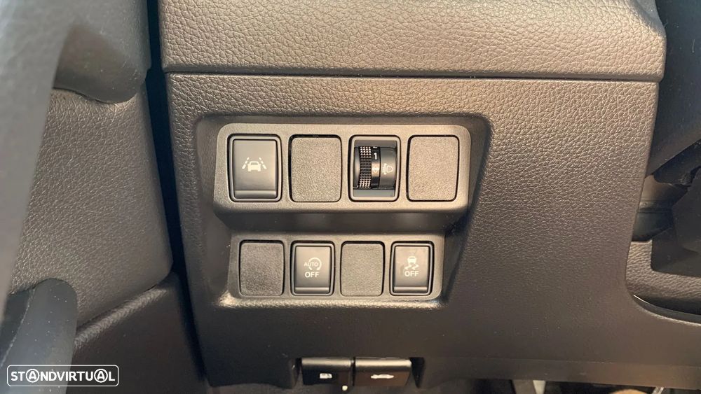 Nissan Qashqai 1.5 dCi N-Connecta - 10