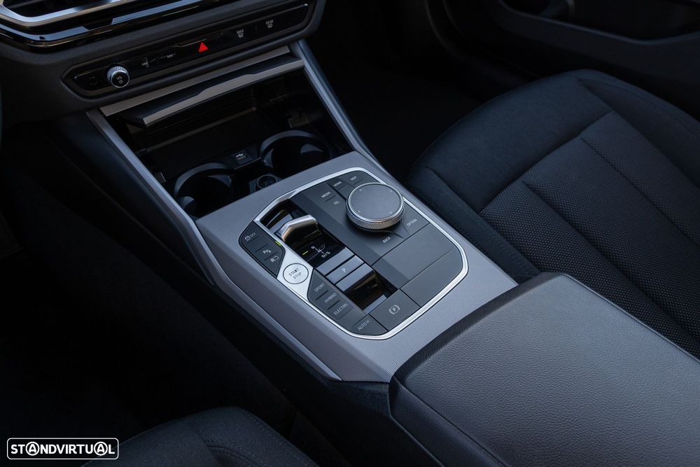 BMW 330 e Auto - 18
