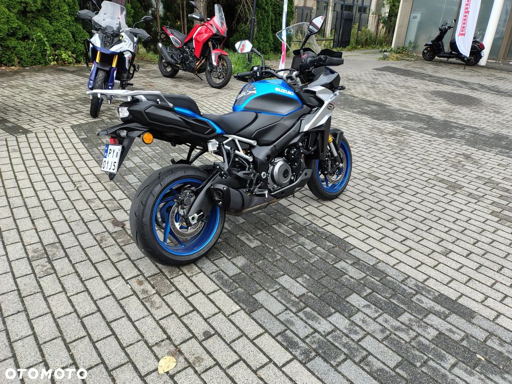 Suzuki GSX - 4