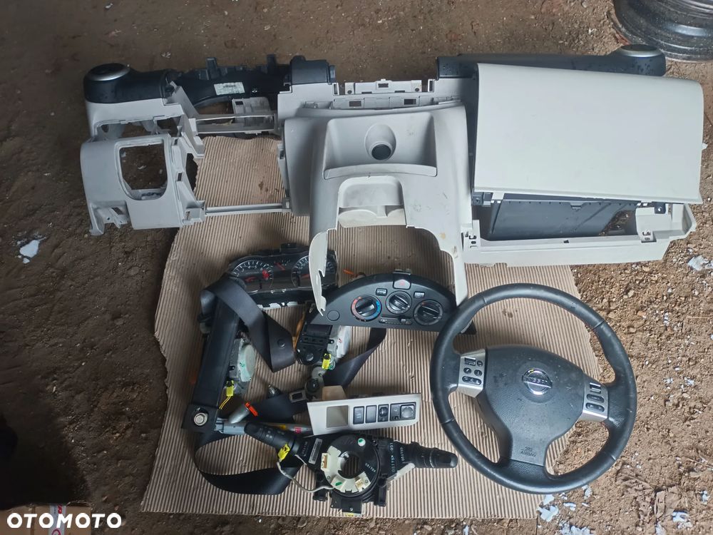 Deska rozdzielcza konsola poduszki pasy nissan note lift