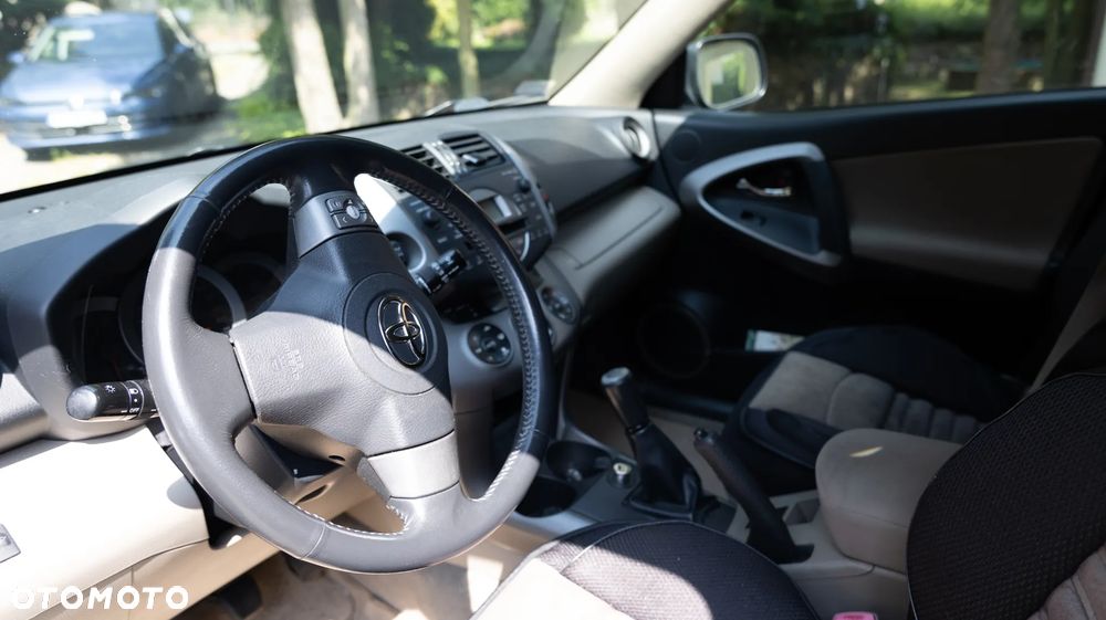 Toyota RAV4 2.0 VVT-i Luna - 9