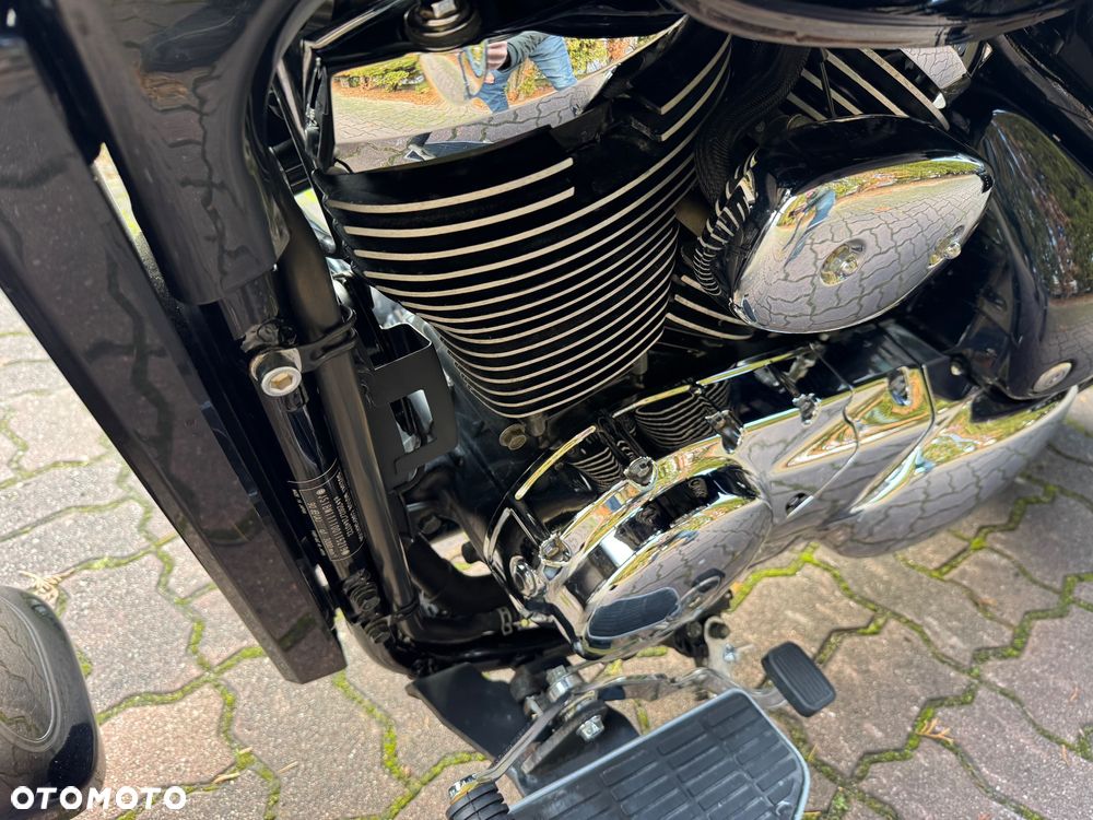 Suzuki Intruder - 17