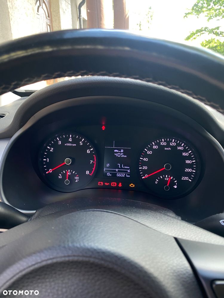 Kia Stonic 1.2 L - 7