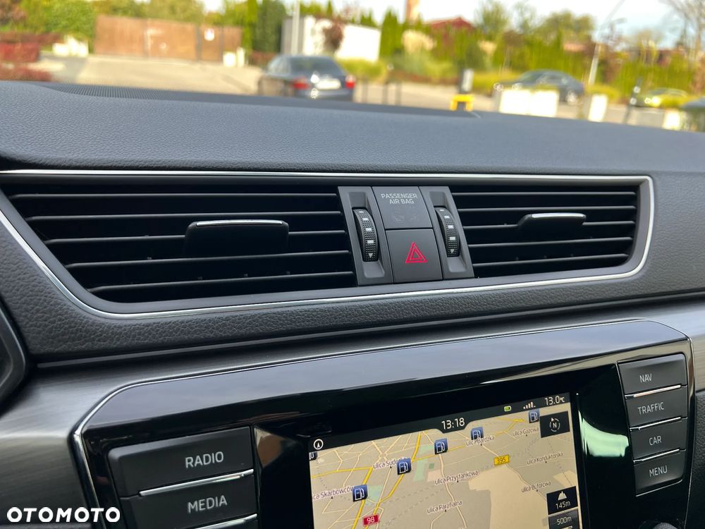 Skoda Superb 2.0 TDI Style DSG - 19