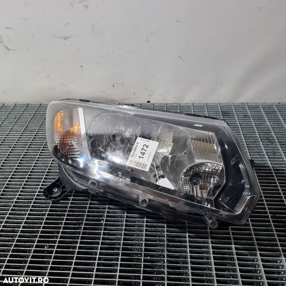 Far Dreapta Dacia Sandero 2 2012 - 2016 Hatchback 4 Usi (1472) Fara xenon - 1