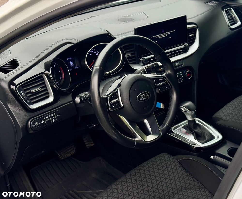 Kia Ceed 1.6 CRDi Eco-Dynamics+ (48V Mild-Hybrid) DCT7 Vision - 9