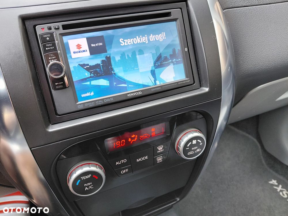 Suzuki SX4 1.6 Premium - 10