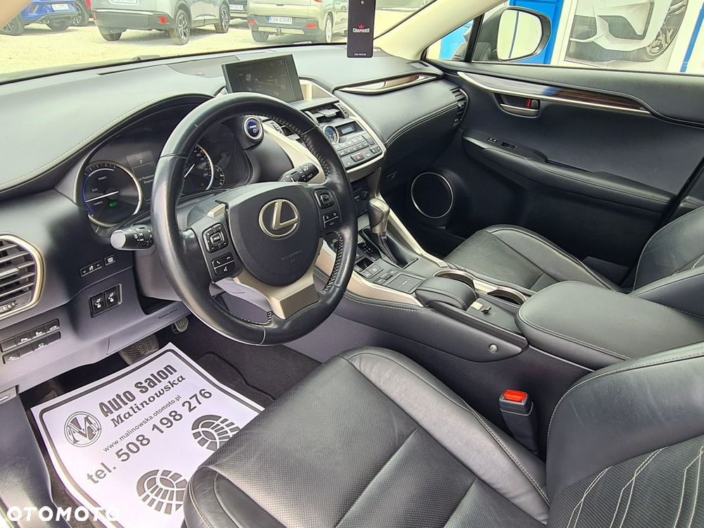 Lexus NX 300h Prestige AWD - 18