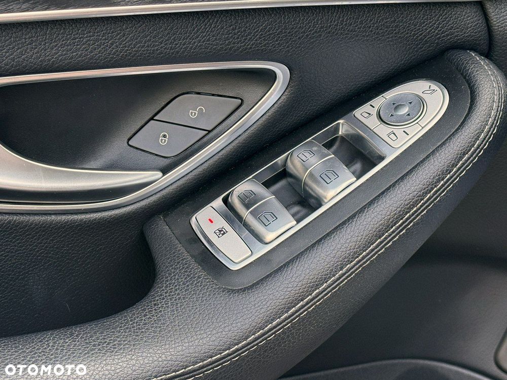 Mercedes-Benz Klasa C 250 d 4Matic 9G-TRONIC AMG Line - 22