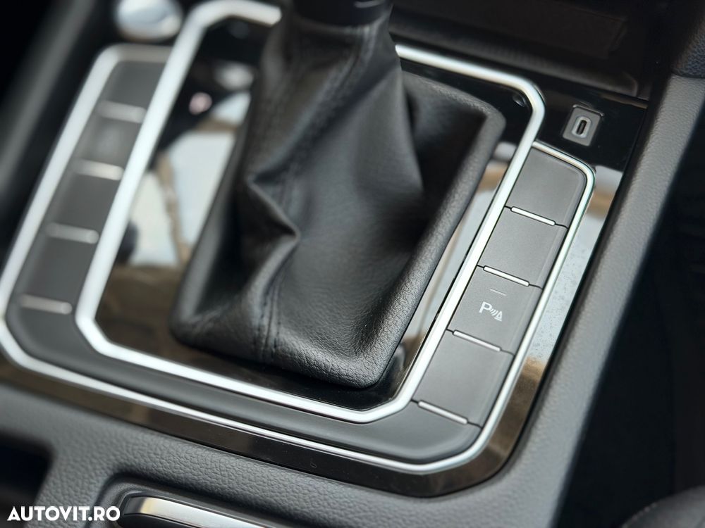 Volkswagen Passat 2.0 TDI DSG Comfortline - 20