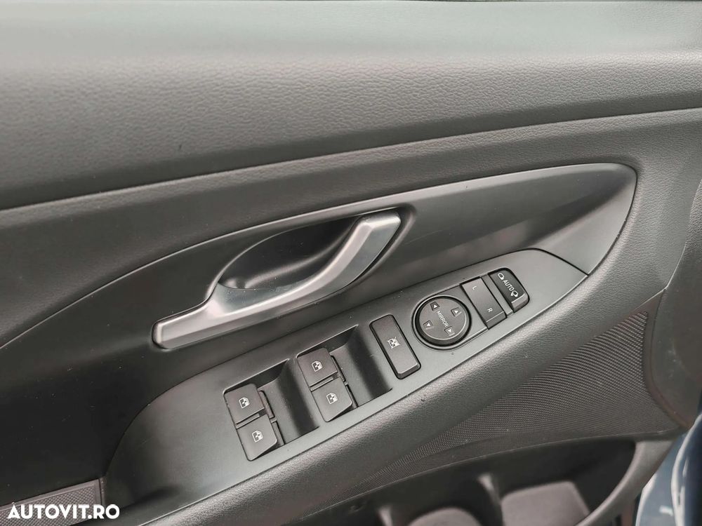 Hyundai i30 1.5 110CP M/T Highway - 16