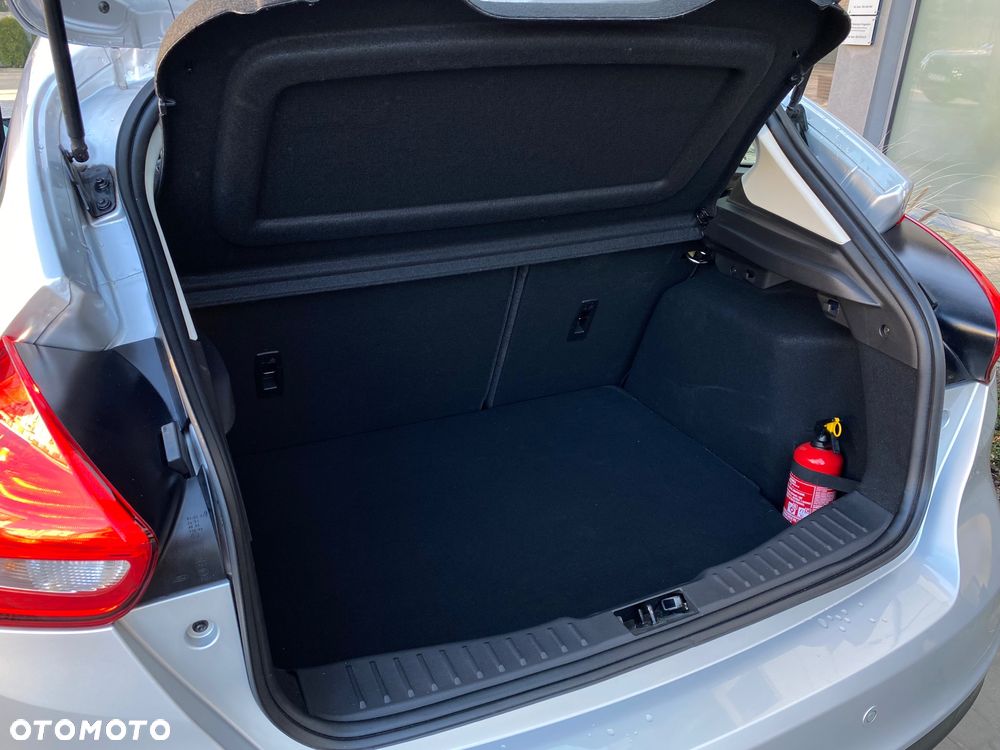 Ford Focus 1.6 Trend - 38