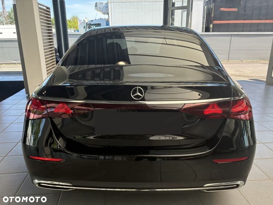 Mercedes-Benz Klasa E 220 d mHEV 4-Matic Exclusive 9G-Tronic - 5