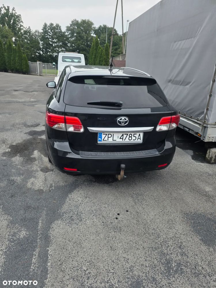 Toyota Avensis - 6
