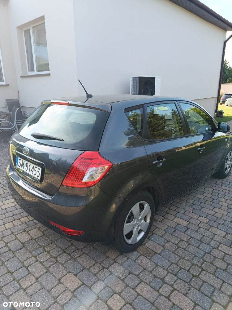 Kia Ceed - 5