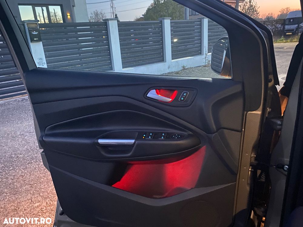 Ford Kuga 2.0 TDCi 4WD Powershift Titanium - 12