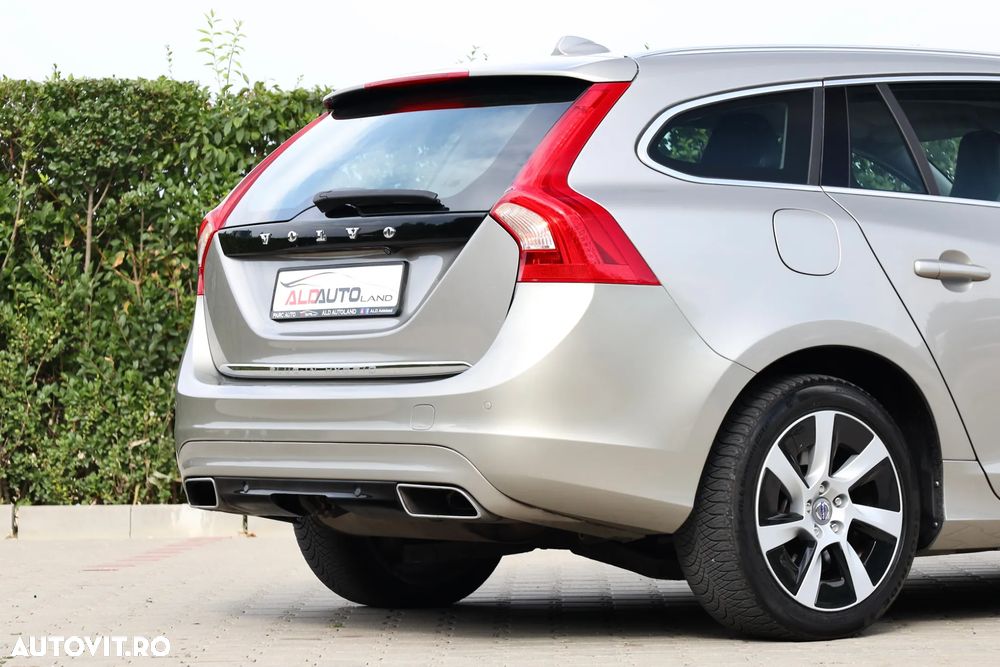 Volvo V60 D6 Plug-In-Hybrid AWD Geartronic Momentum - 28