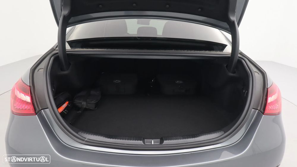 Mercedes-Benz C 300 de AMG Line - 32
