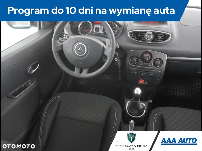 Renault Clio - 8