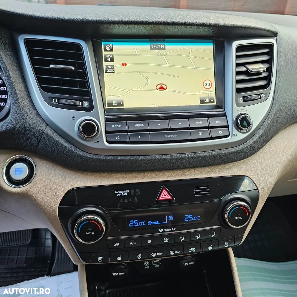 Hyundai Tucson 2.0 CRDI 4WD Automatik Advantage - 21