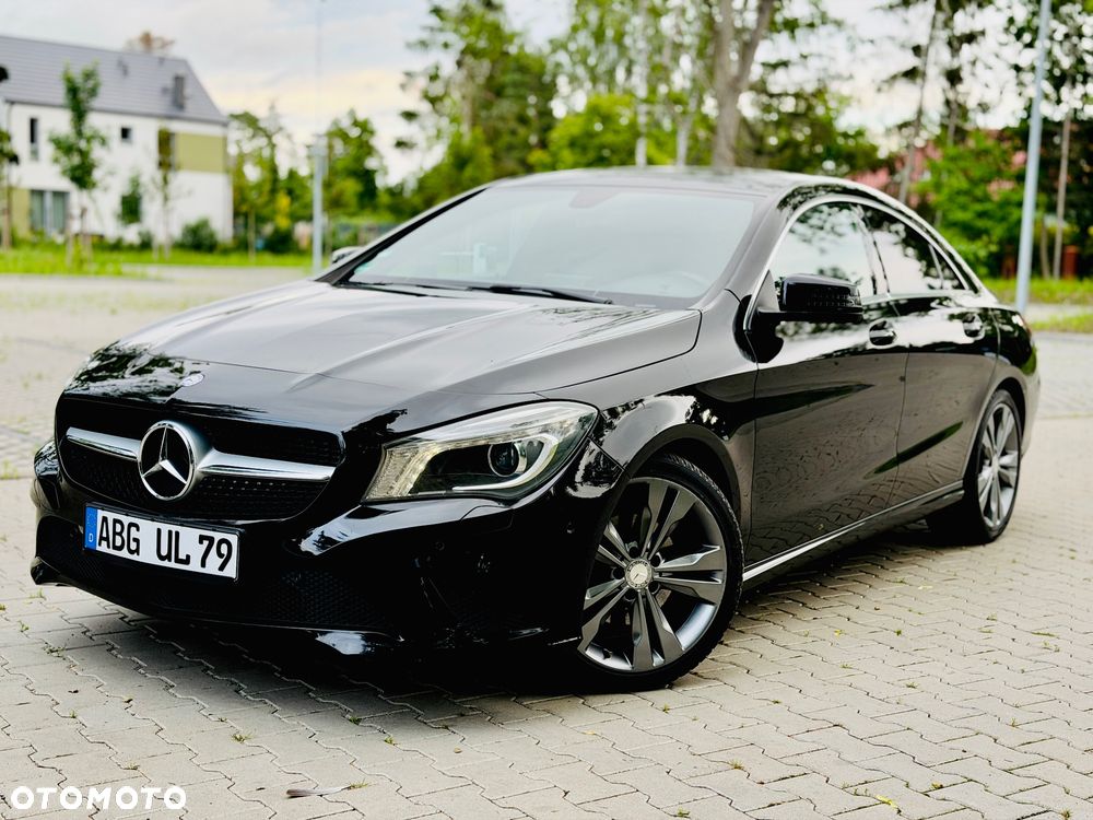 Mercedes-Benz CLA 200 AMG Line - 2