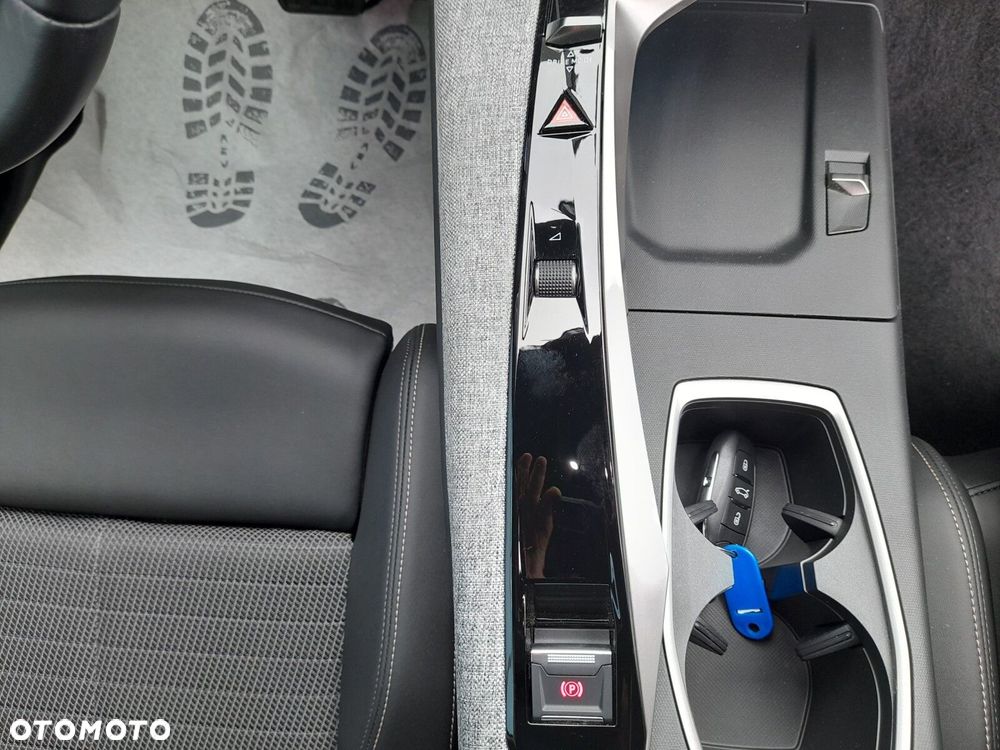 Peugeot 3008 1.2 PureTech mHEV Allure Pack S&S e-DCS6 - 30