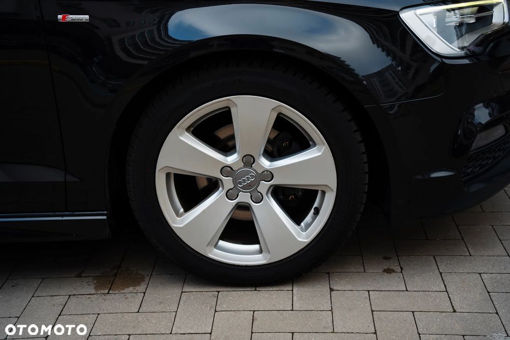 Audi A3 Sportback 2.0 TDI S line Sportpaket - 14