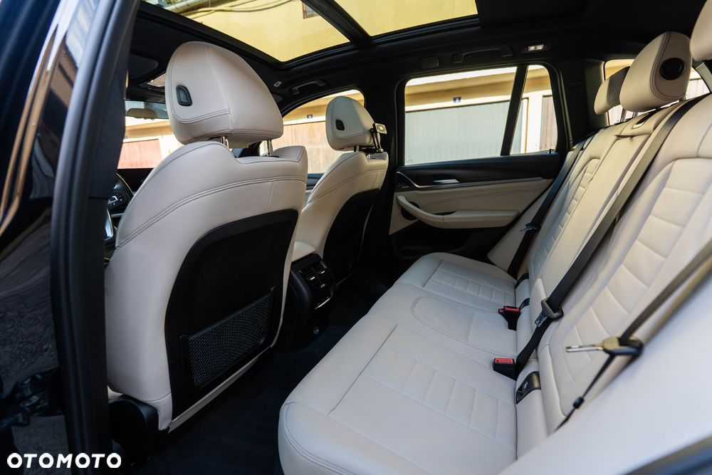 BMW X3 xDrive20d Luxury Line - 27