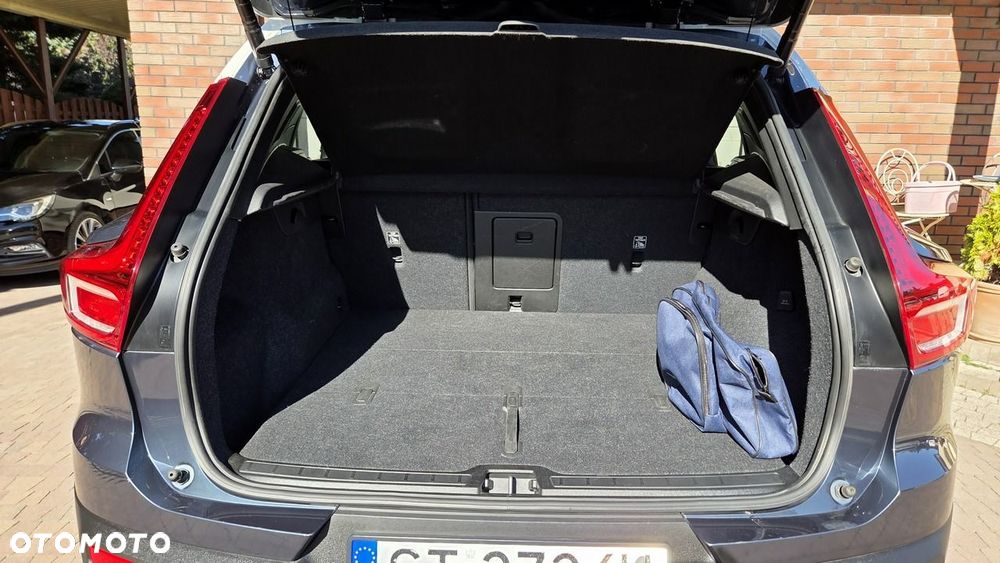 Volvo XC 40 T3 Geartronic Momentum Pro - 26