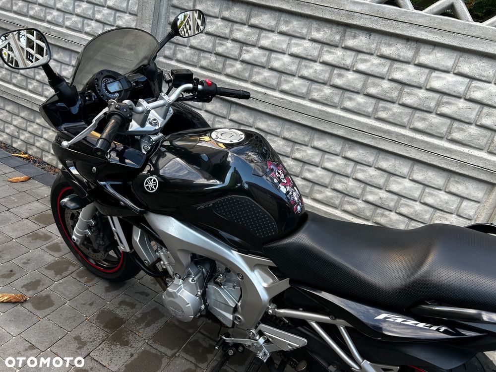 Yamaha FZS - 21