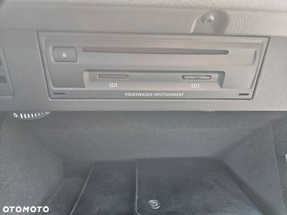 Volkswagen Passat 2.0 TDI SCR DSG Comfortline - 23