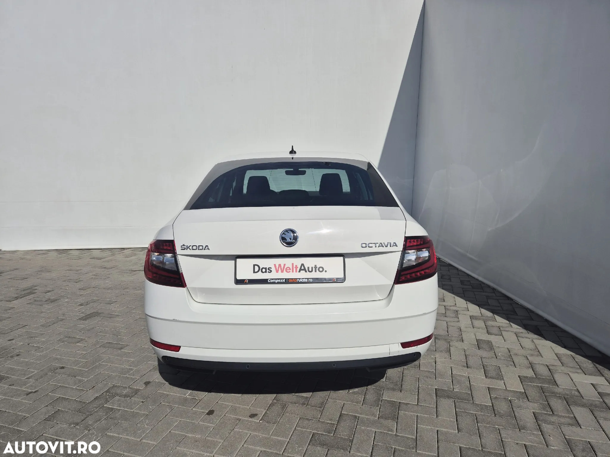 Skoda Octavia 2.0 TDI DSG Style - 4