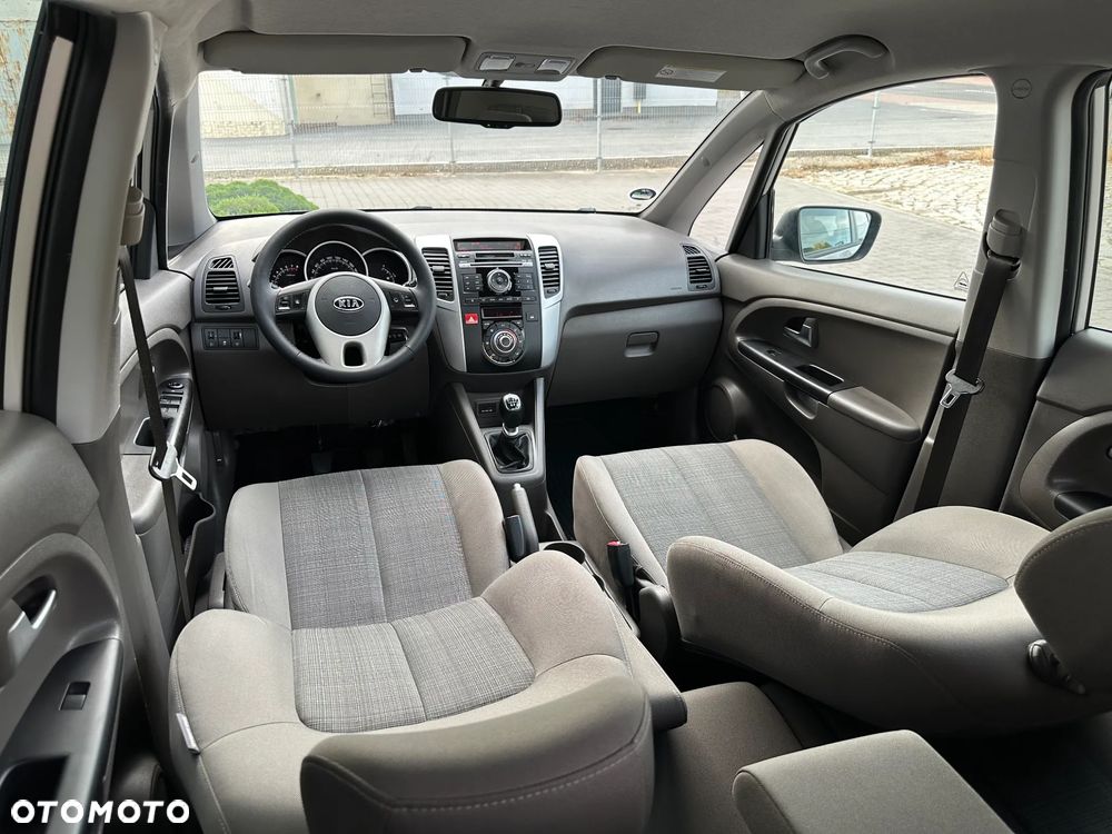 Kia Venga - 27