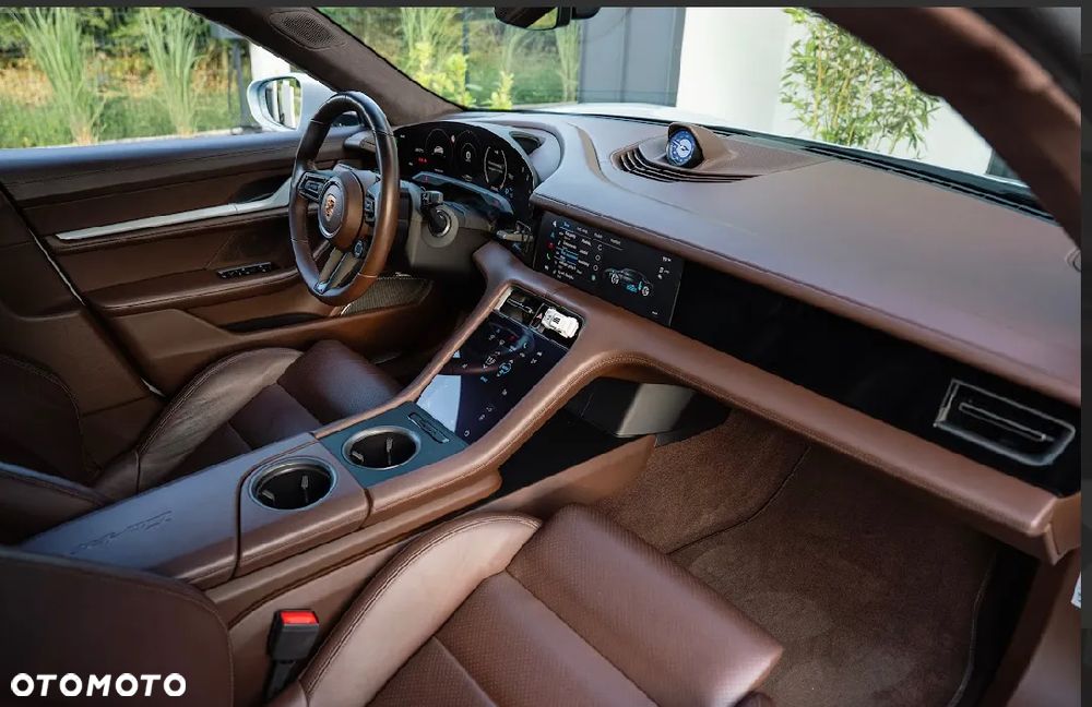 Porsche Taycan Turbo - 15