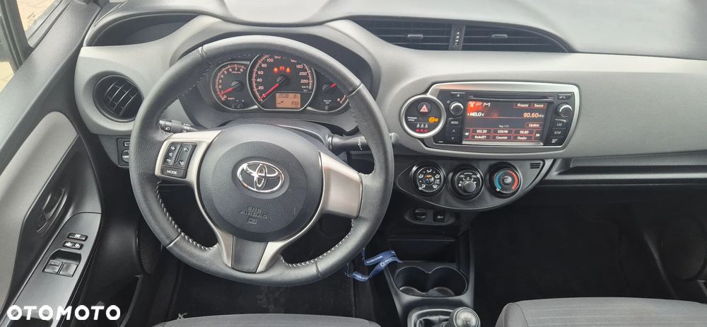 Toyota Yaris 1.0 Premium - 10