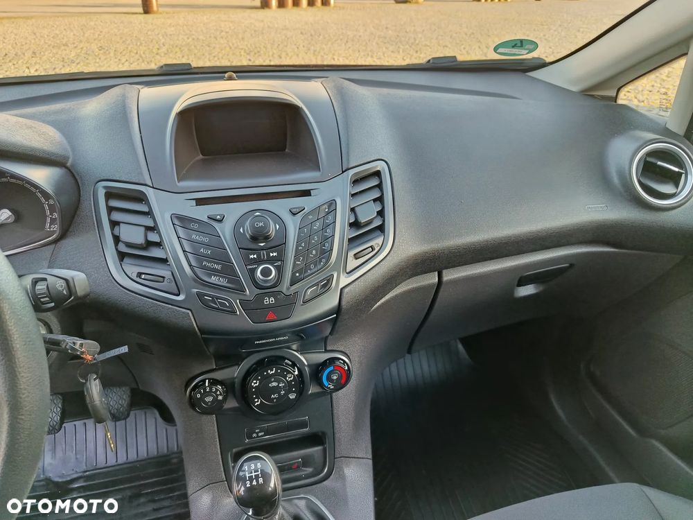 Ford Fiesta - 12