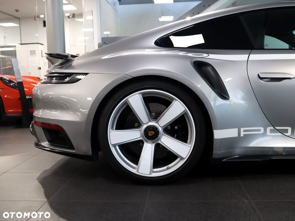 Porsche 911 Turbo 50 Years - 13
