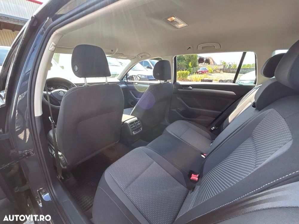 Volkswagen Passat - 14