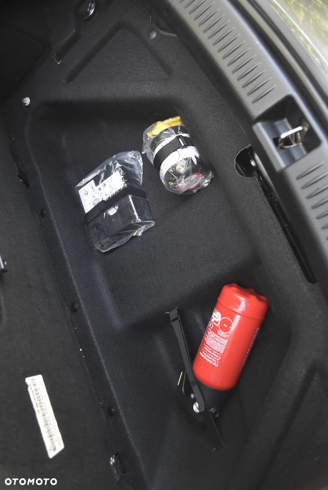 Mercedes-Benz Klasa E 350e 9G-TRONIC AMG Line - 31
