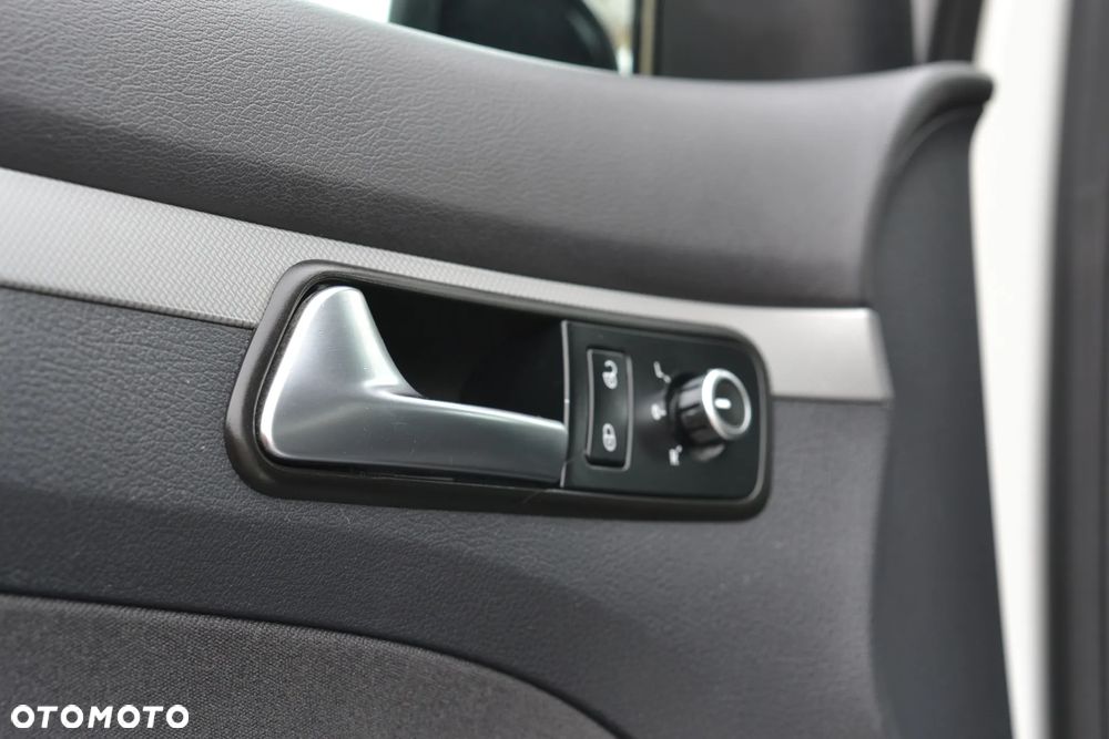 Volkswagen Touran - 13