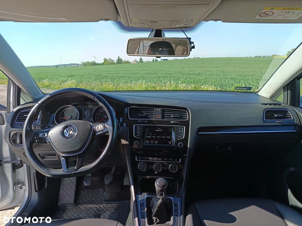 Volkswagen Golf 1.6 TDI BlueMotion Comfortline - 13