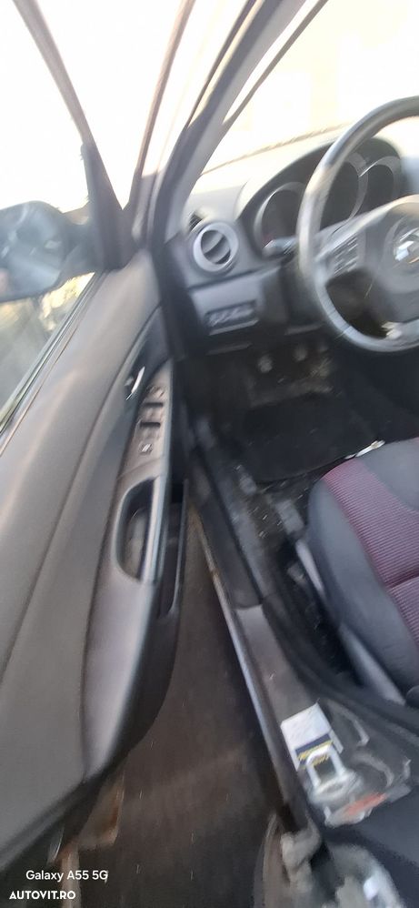 Dezmembrez Mazda 3 BK sedan limuzina - 4