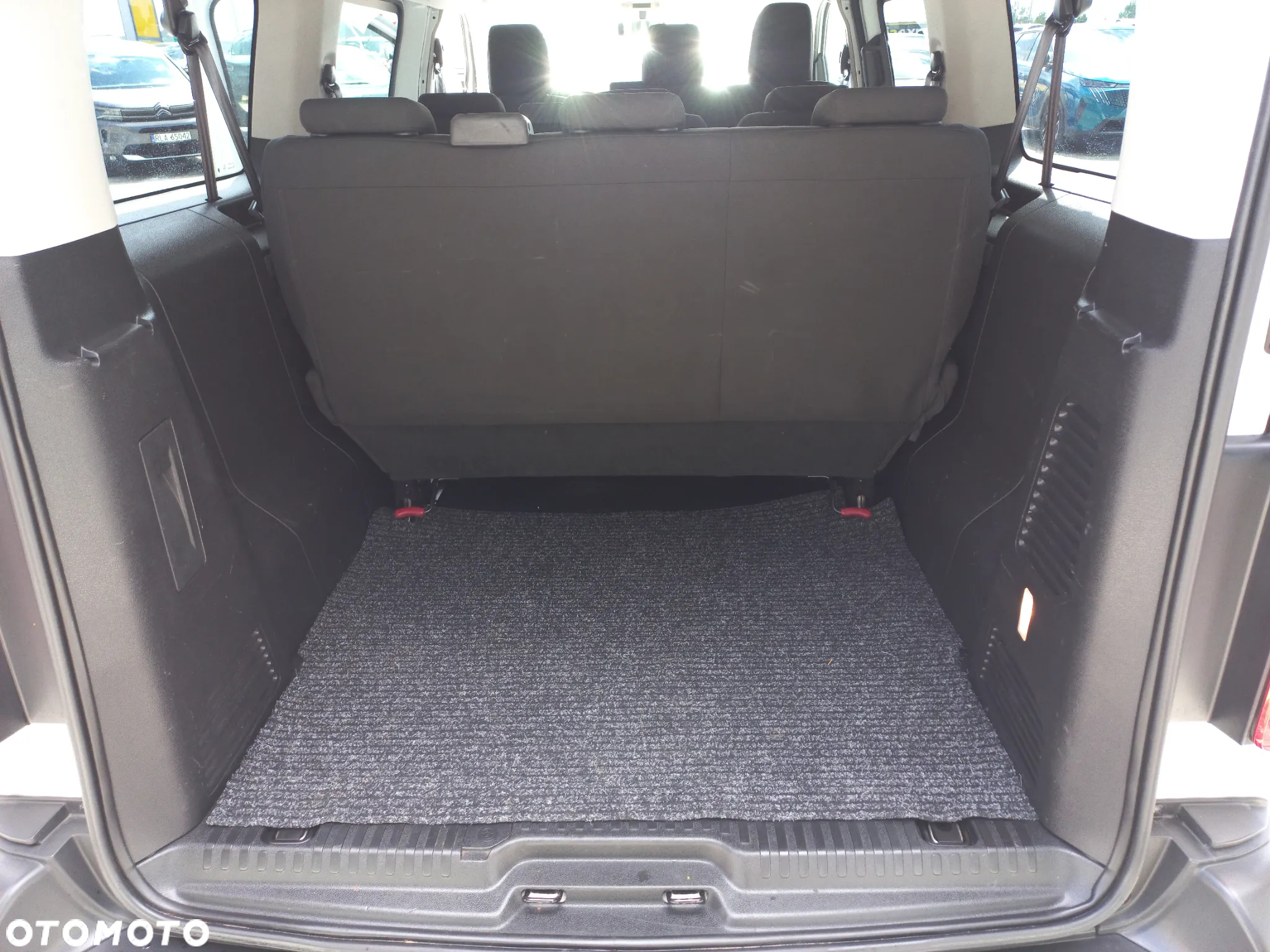 Peugeot Traveller 2.0 BlueHDi Long Business - 19
