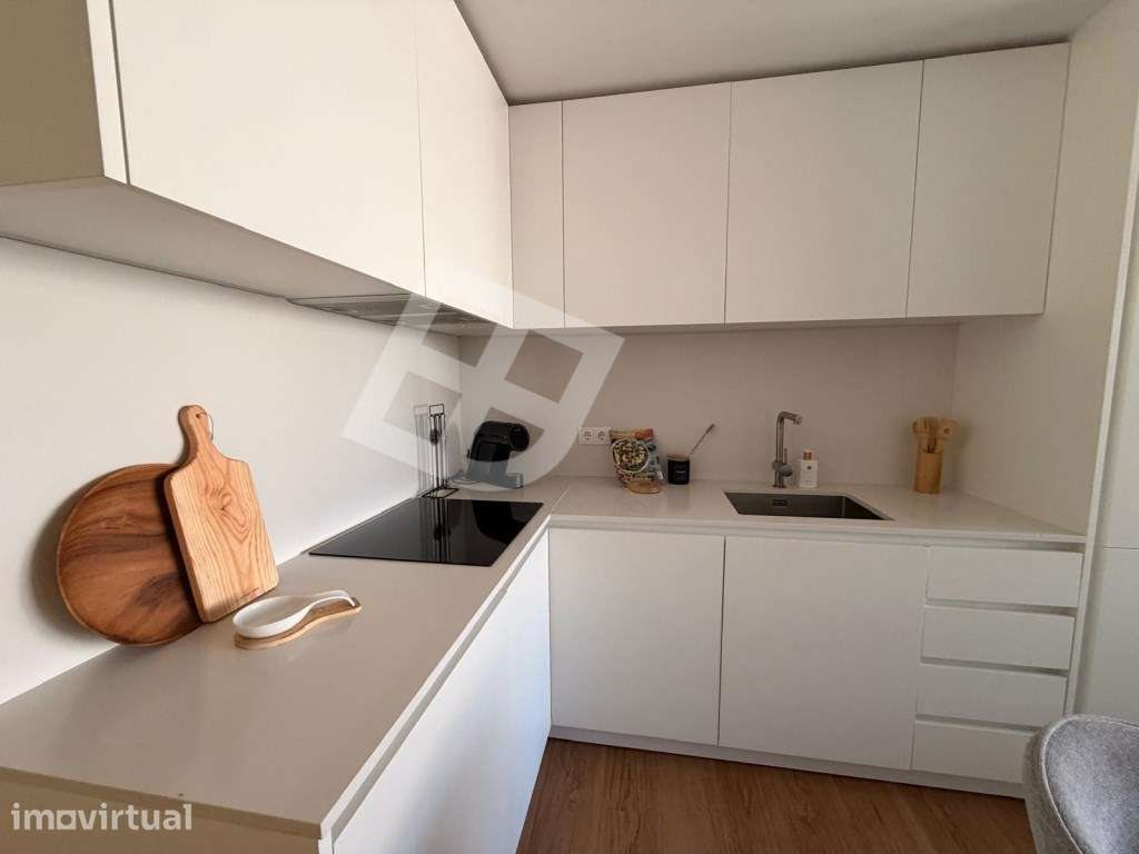 Apartamento T2 Implex Mobilado - Centro de Aveiro - Grande imagem: 3/24