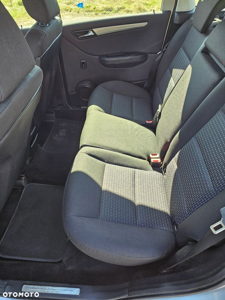 Mercedes-Benz Klasa B 180 CDI Autotronic - 16