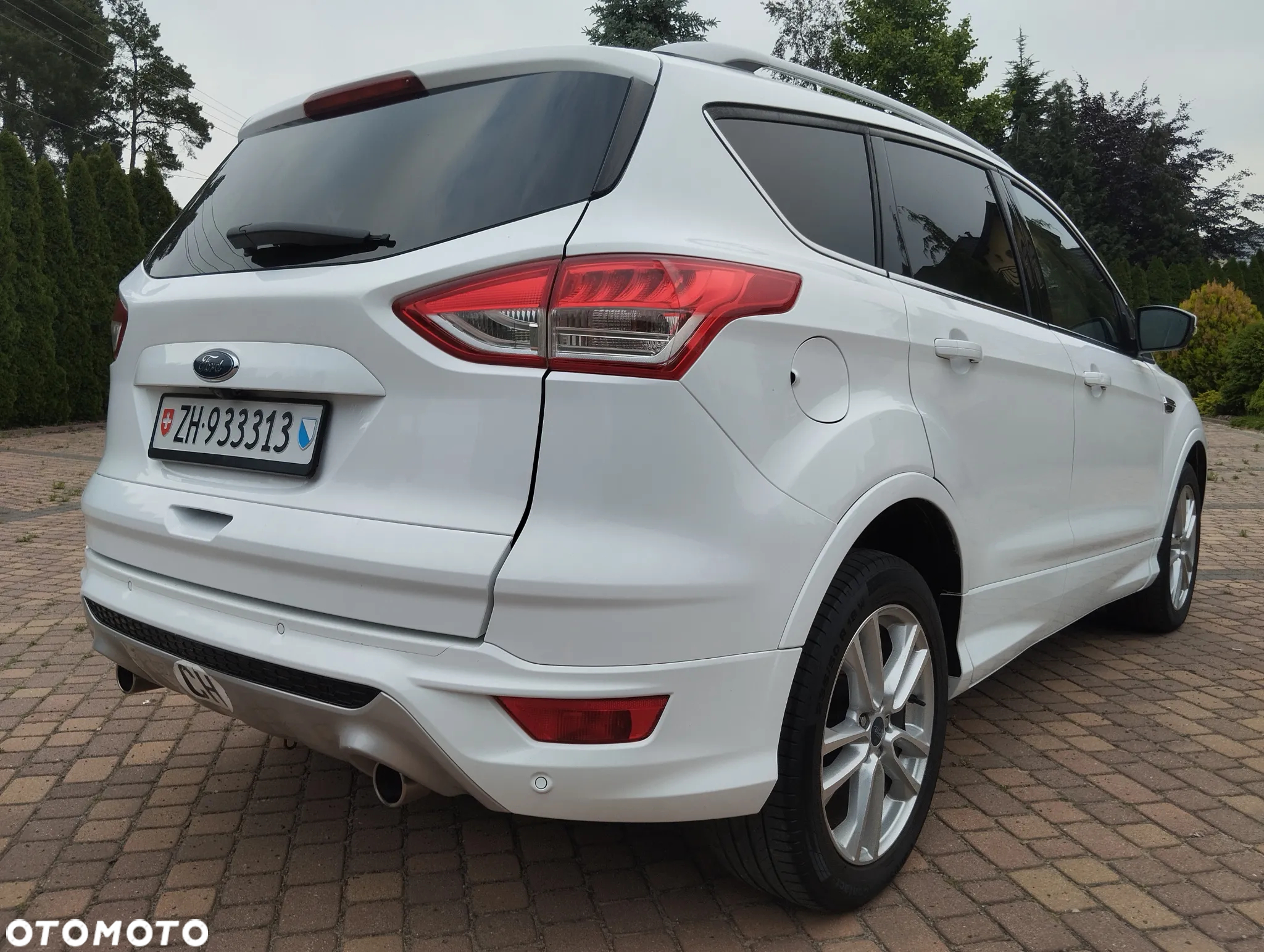 Ford Kuga 2.0 TDCi AWD ST-Line - 4