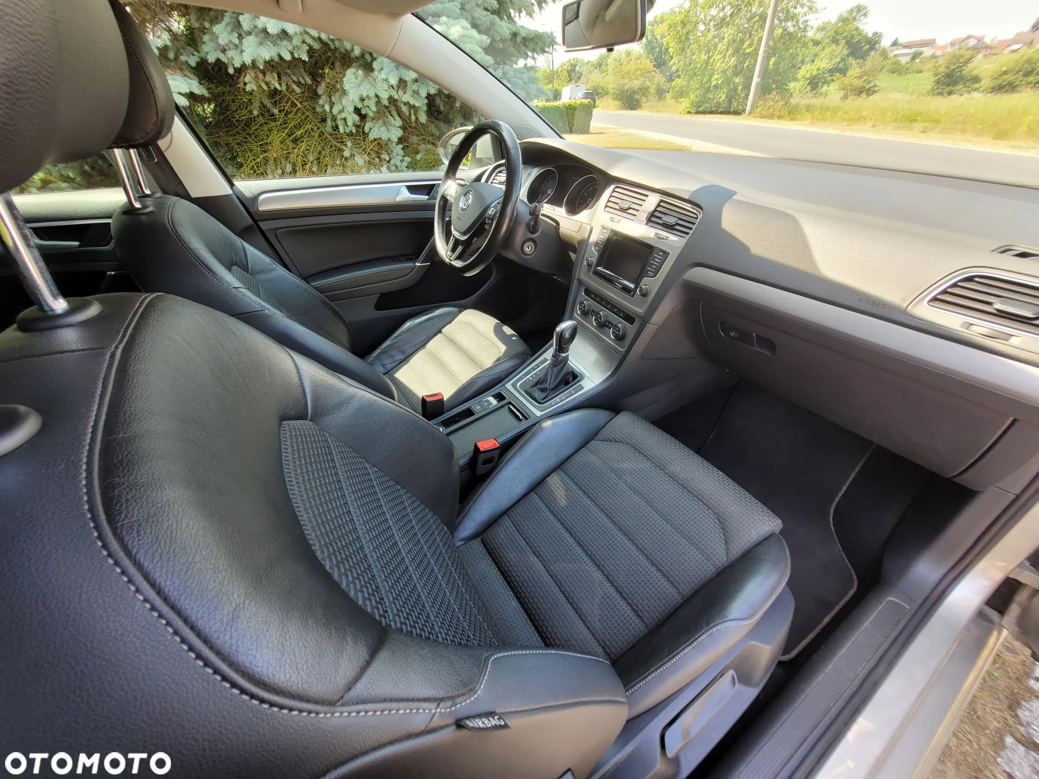 Volkswagen Golf 2.0 BlueTDI DSG Highline - 8