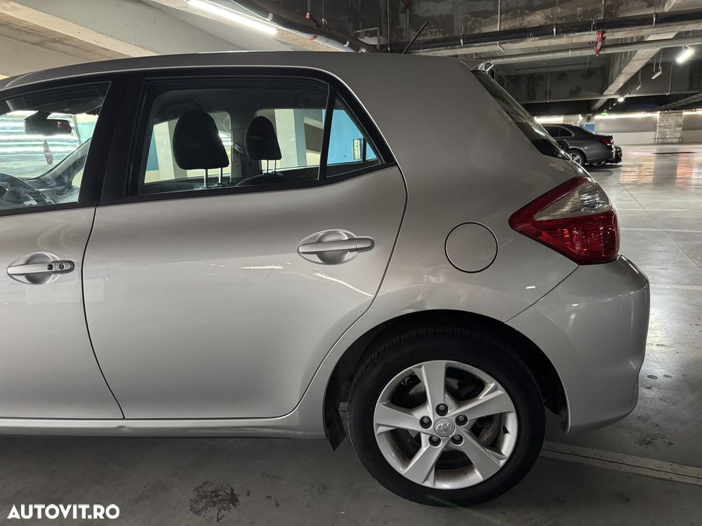 Toyota Auris 1.6 L Valvematic M/M Executive - 4