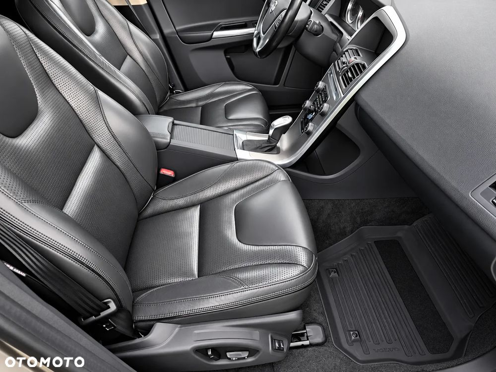 Volvo XC 60 D5 AWD RDesign - 19